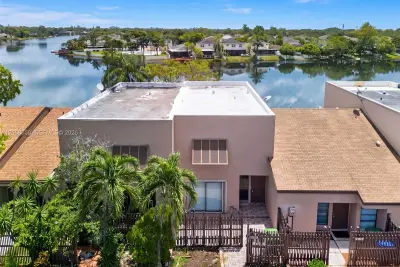1217 NW 122nd Ter, Pembroke Pines: photo 1 of 31