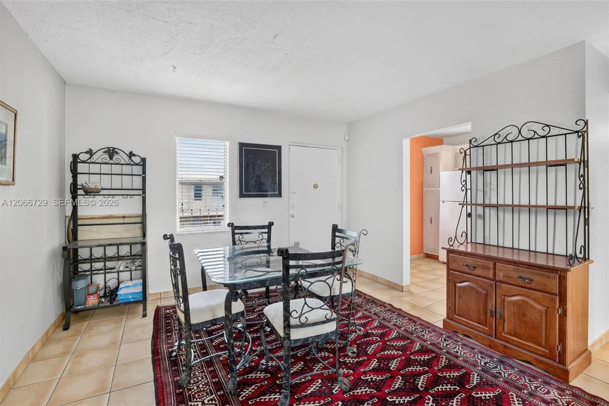 2811 Somerset Dr #405, Lauderdale Lakes: photo 1 of 38