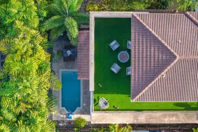 1705 NE 11th St, Fort Lauderdale: photo 1 of 44