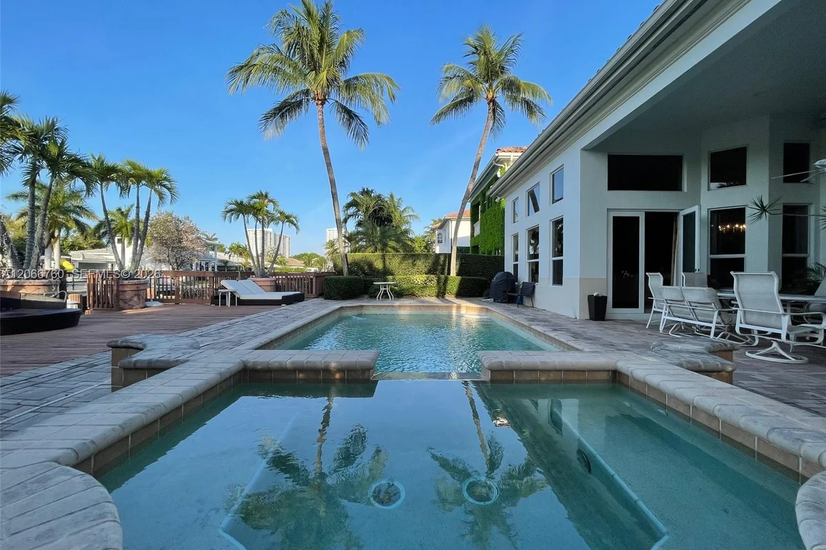 891 Captiva Dr, Hollywood: photo 1 of 43