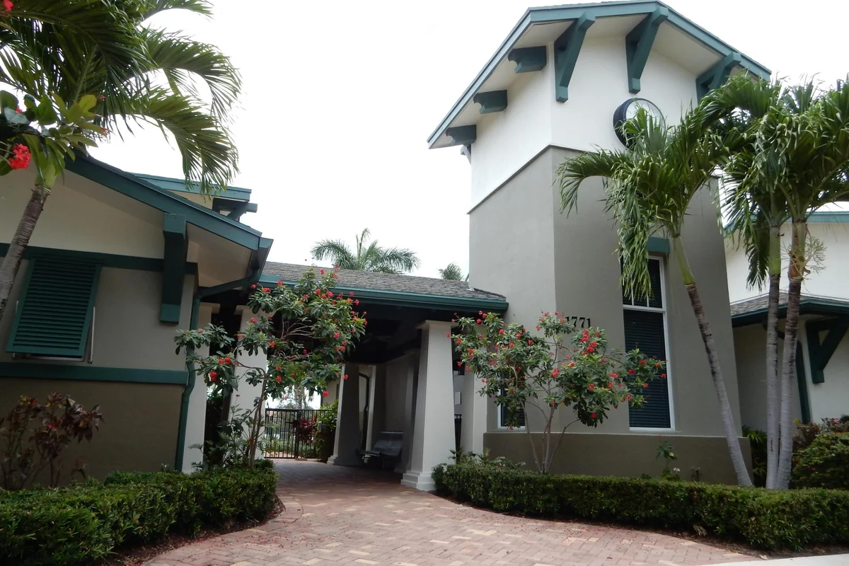 447 Corte Madera Ln #6, West Palm Beach: photo 1 of 29
