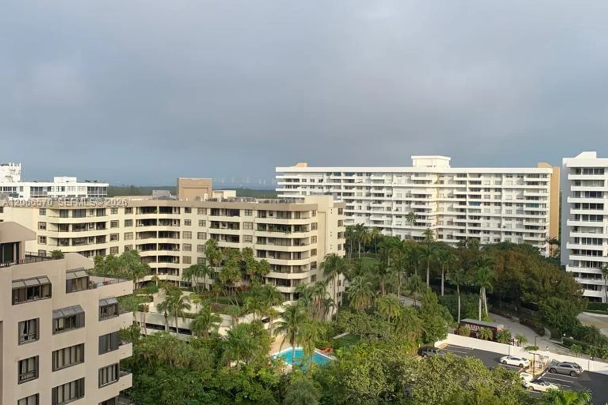 251 Crandon Blvd #929, Key Biscayne: photo 1 of 25