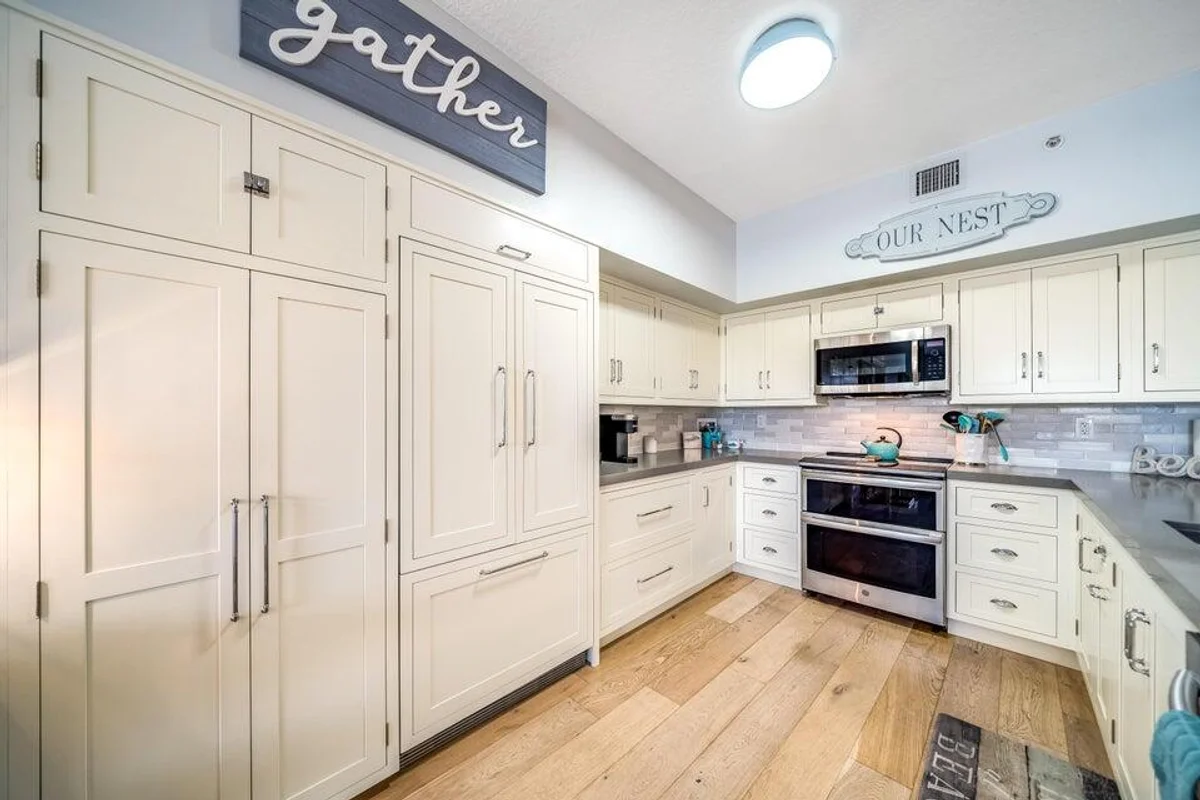 250 NE 3rd Ave #1502, Delray Beach: photo 1 of 35
