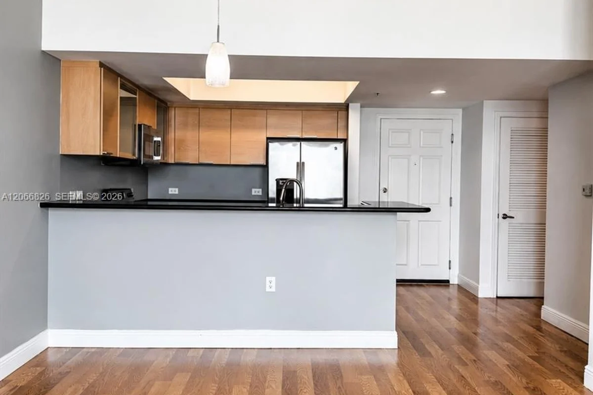 140 S Dixie Hwy #1025, Hollywood: photo 1 of 14