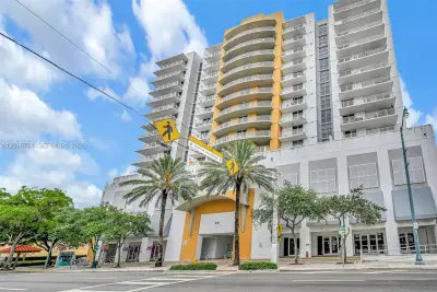900 SW 8th St #908, Miami: photo 1 of 26
