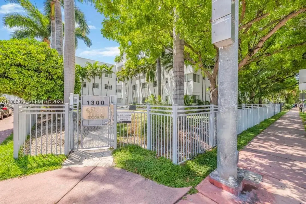 1300 Pennsylvania Ave #104, Miami Beach: photo 1 of 12