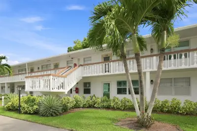 54 Newport Ct #c, Deerfield Beach: photo 1 of 27