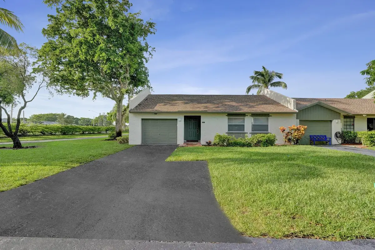 904 NW 51st St, Deerfield Beach: photo 1 of 61