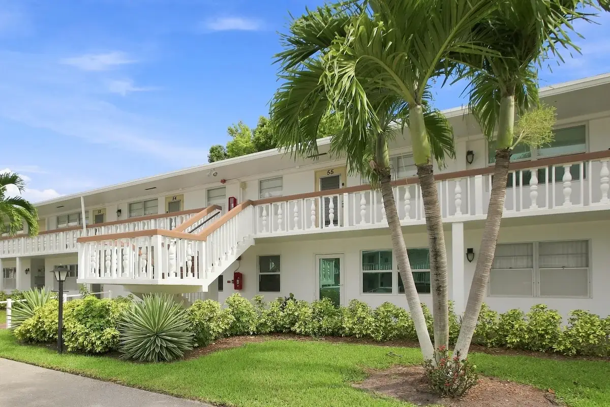 54 Newport Ct #c, Deerfield Beach: photo 1 of 27