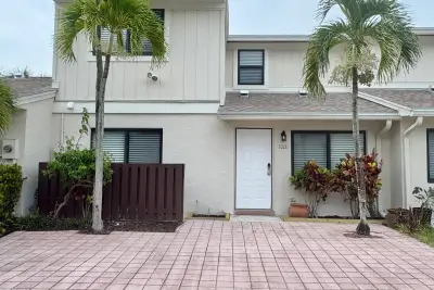 5325 Tennis Ln, Delray Beach: photo 1 of 31