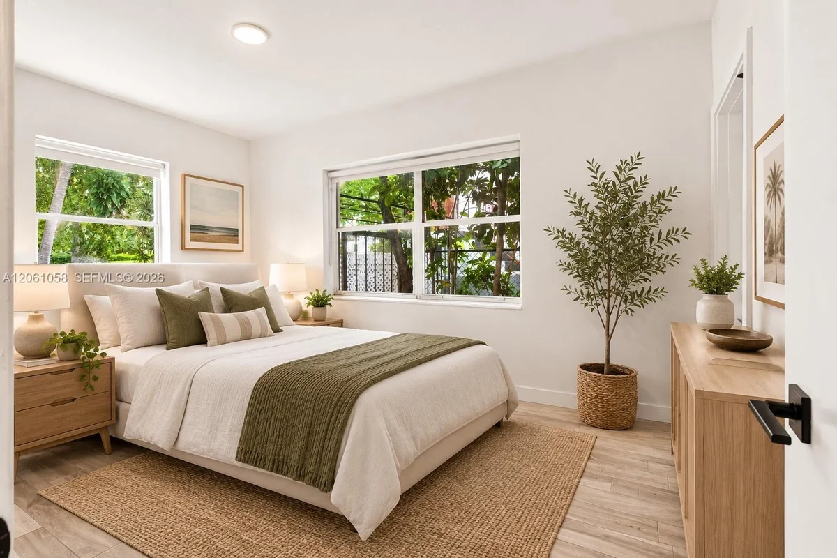 1000 7th St #4, Miami Beach: photo 1 of 40