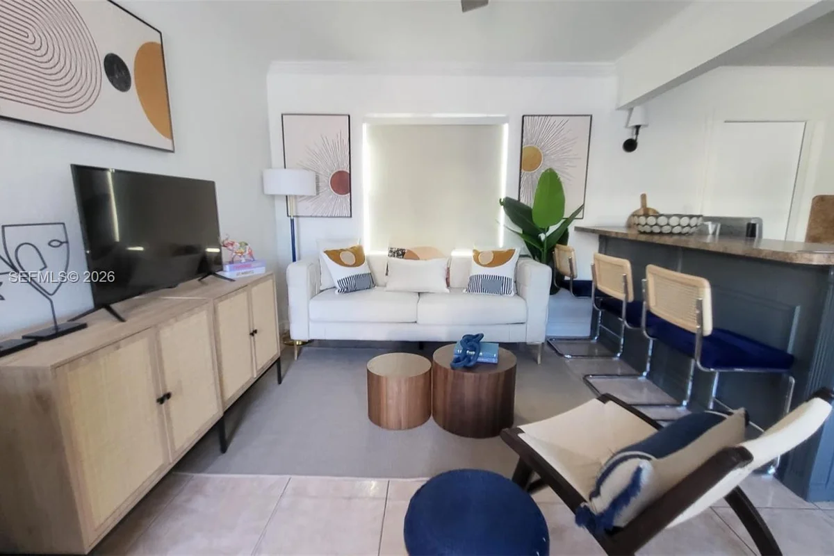 338 Roosevelt St #1003, Hollywood: photo 1 of 15