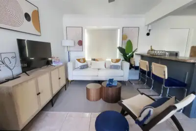338 Roosevelt St #1003, Hollywood: photo 1 of 15
