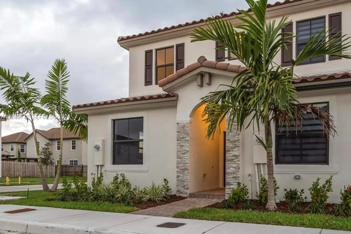 11789 SW 245th Ter, Homestead: photo 1 of 20