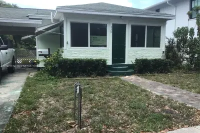 429 49th St, West Palm Beach: photo 1 of 33