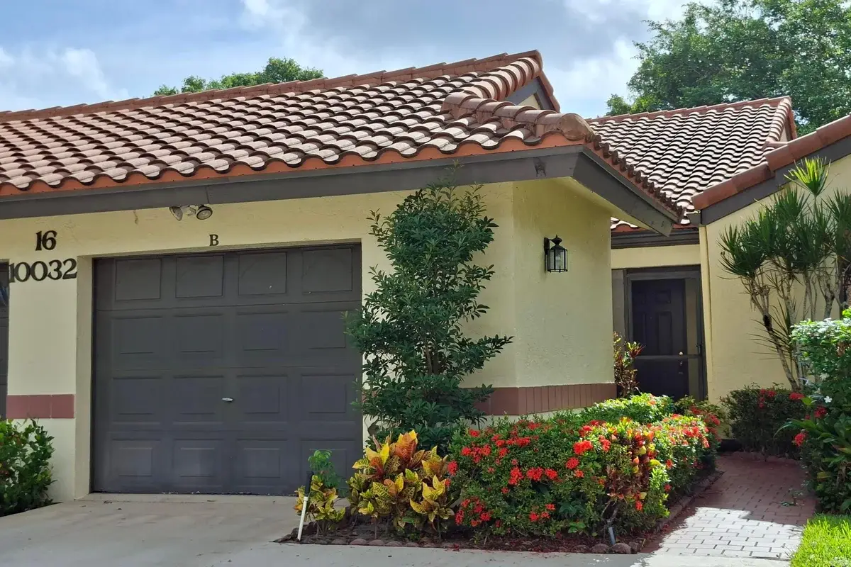 10032 Andrea Ln, Boynton Beach: photo 1 of 44