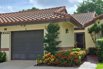 10032 Andrea Ln, Boynton Beach: photo 1 of 44