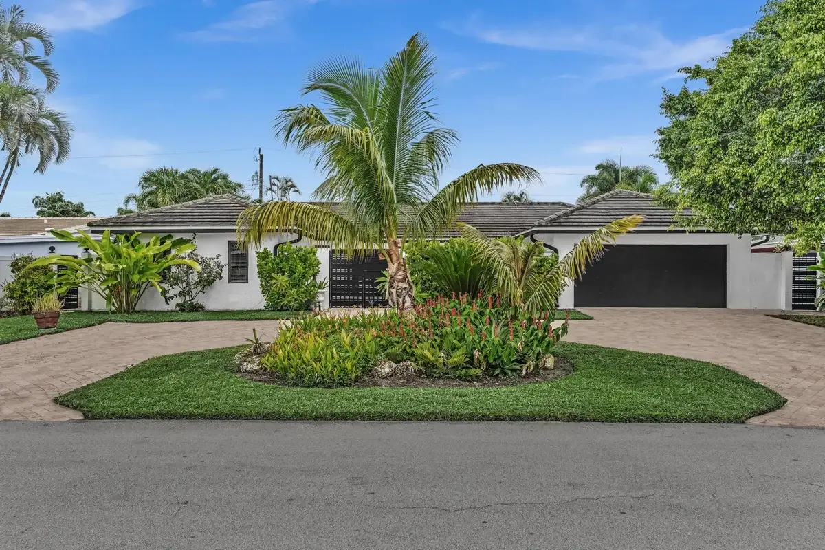 4441 NE 19th Ave, Oakland Park: photo 1 of 47