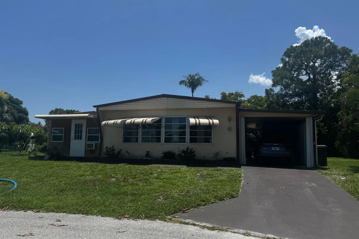 6165 N joshua Ln, Lantana: photo 1 of 15
