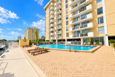 2020 NE 135th St #502, North Miami: photo 1 of 24