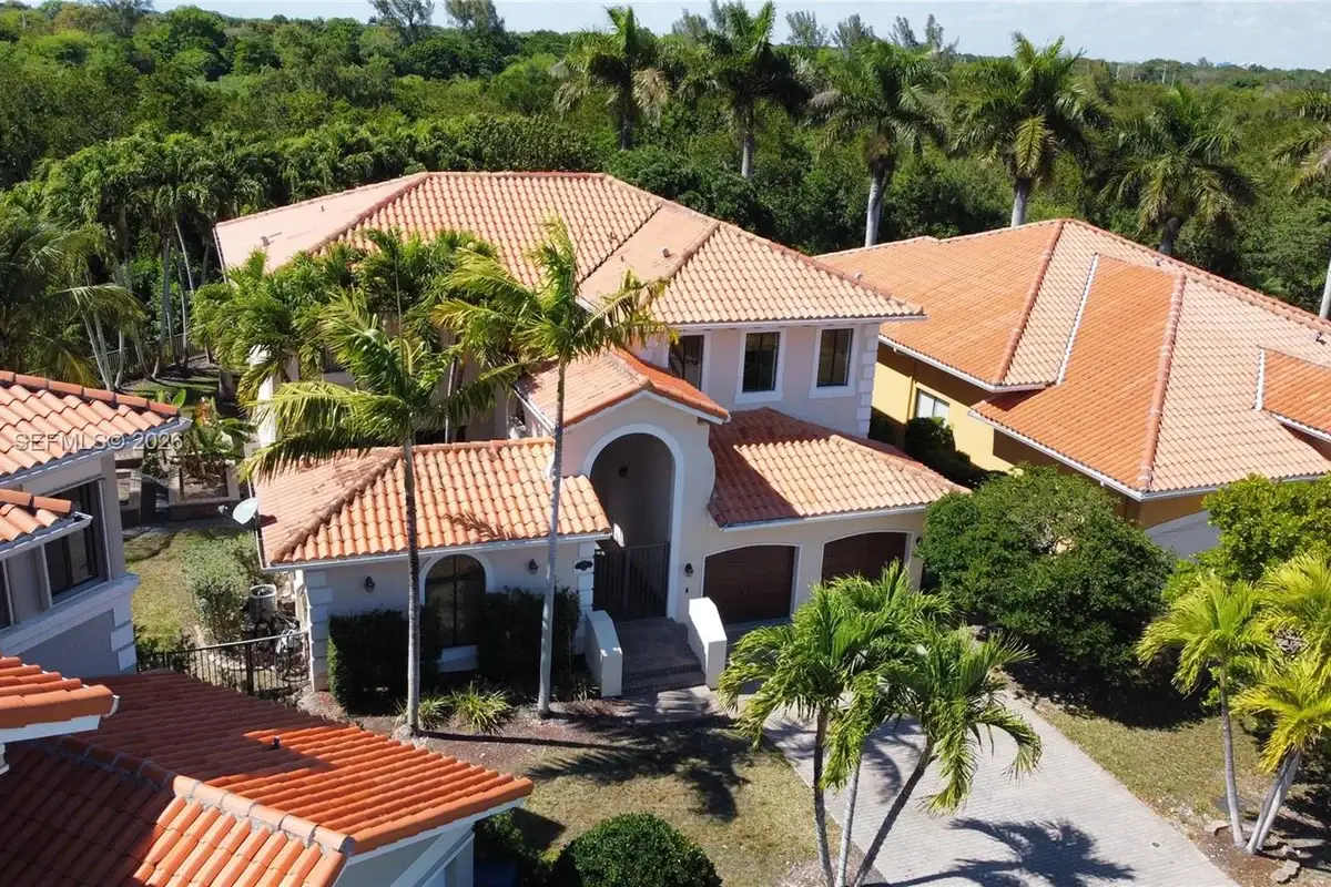 18704 SW 76th Ct, Cutler Bay: photo 1 of 48