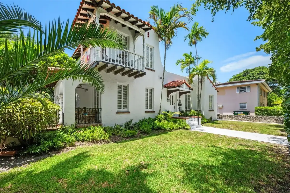 36 Phoenetia Ave, Coral Gables: photo 1 of 54