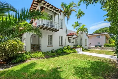 36 Phoenetia Ave, Coral Gables: photo 1 of 54