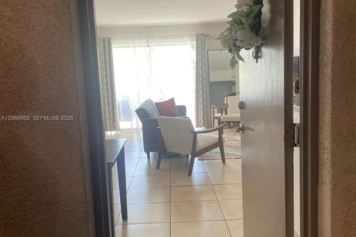 10393 N Kendall Dr #U6, Miami: photo 1 of 11