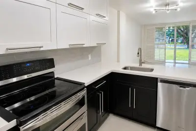 117 Royal Park Dr #1H, Oakland Park: photo 1 of 21