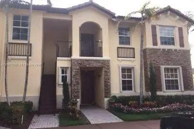 3360 NE 14th Dr #210-30, Homestead: photo 1 of 22