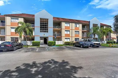 18830 NW 57th Ave #304, Hialeah: photo 1 of 24