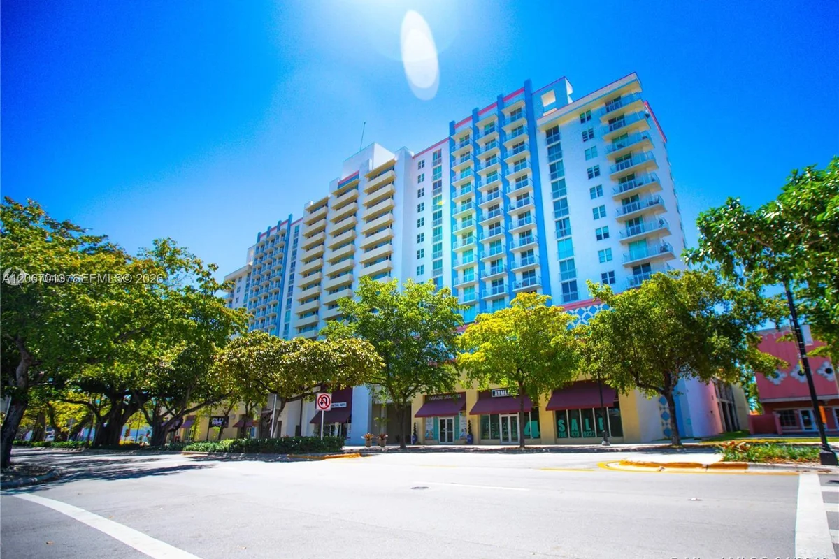 3000 Coral Way #806, Miami: photo 1 of 17