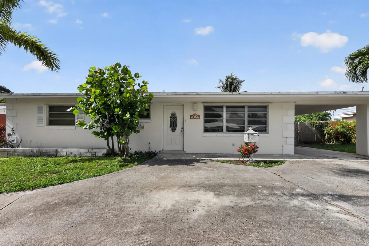 414 Foresteria Dr, Lake Park: photo 1 of 38