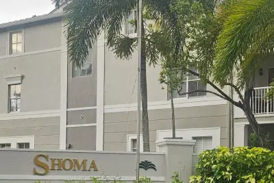 1110 E Shoma Dr E #423, Royal Palm Beach: photo 1 of 19