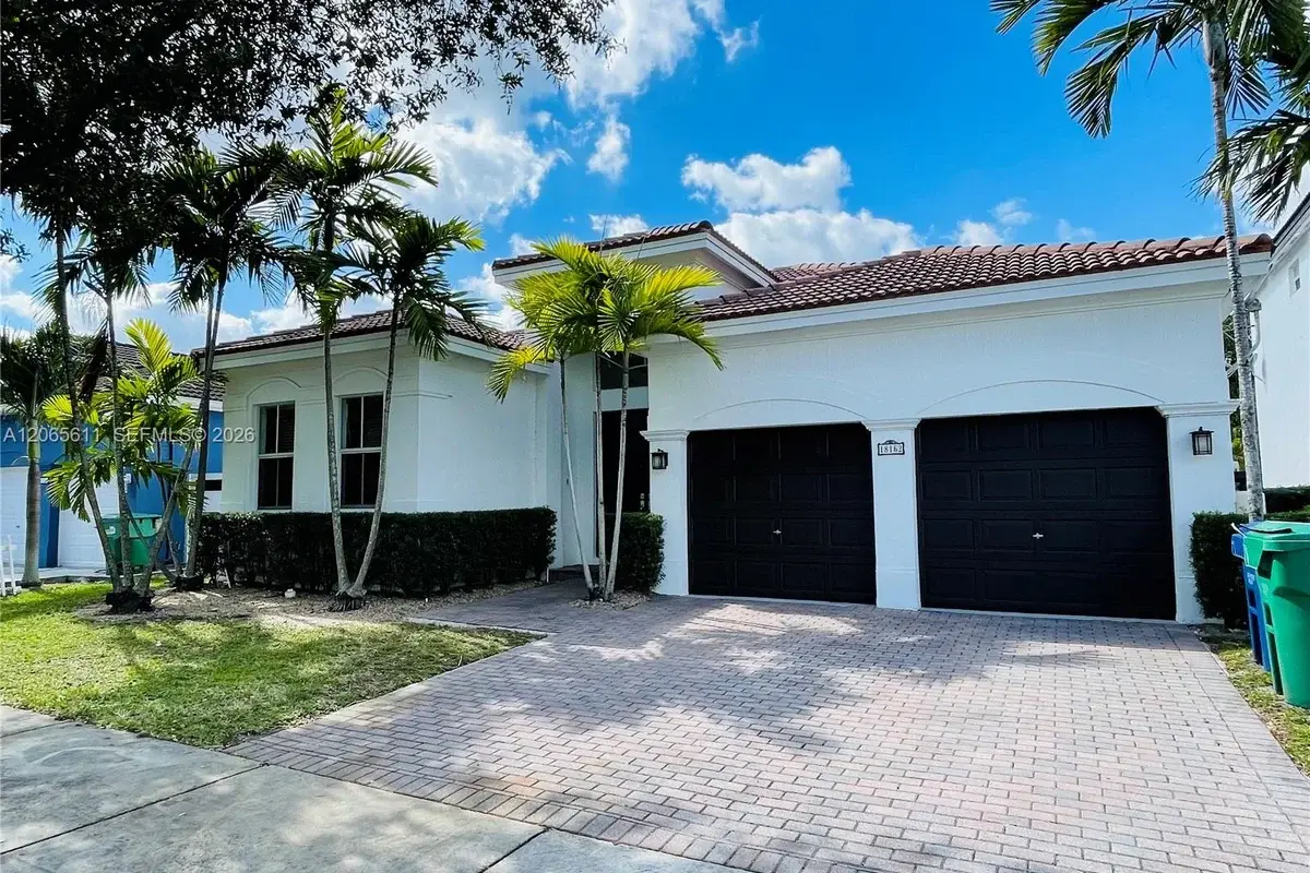 18162 NW 91st Ct, Hialeah: photo 1 of 30