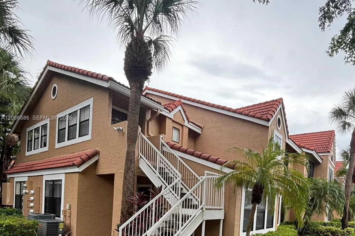15591 SW 105th Ter #511, Miami: photo 1 of 16