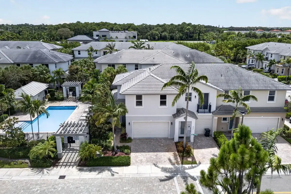 6994 Pines Cir, Coconut Creek: photo 1 of 63
