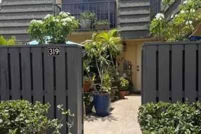 319 3rd Way, West Palm Beach: photo 1 of 4