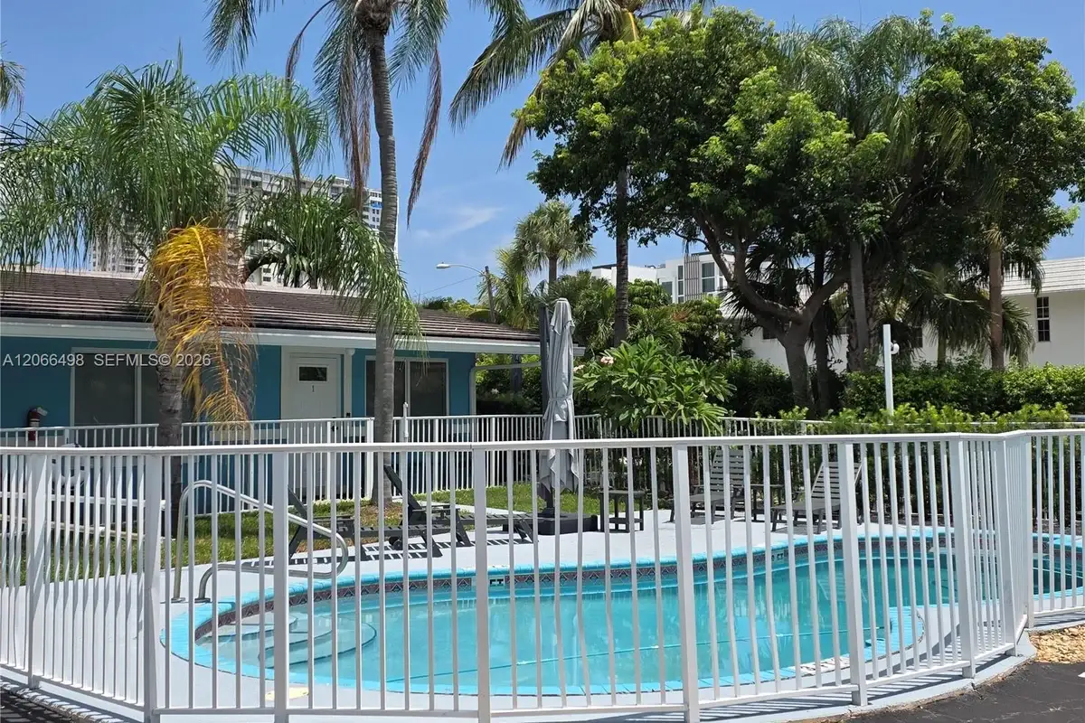 509 Hibiscus Ave #7, Pompano Beach: photo 1 of 21