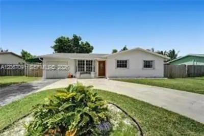 6327 NW 19th Ct, Margate: photo 1 of 31