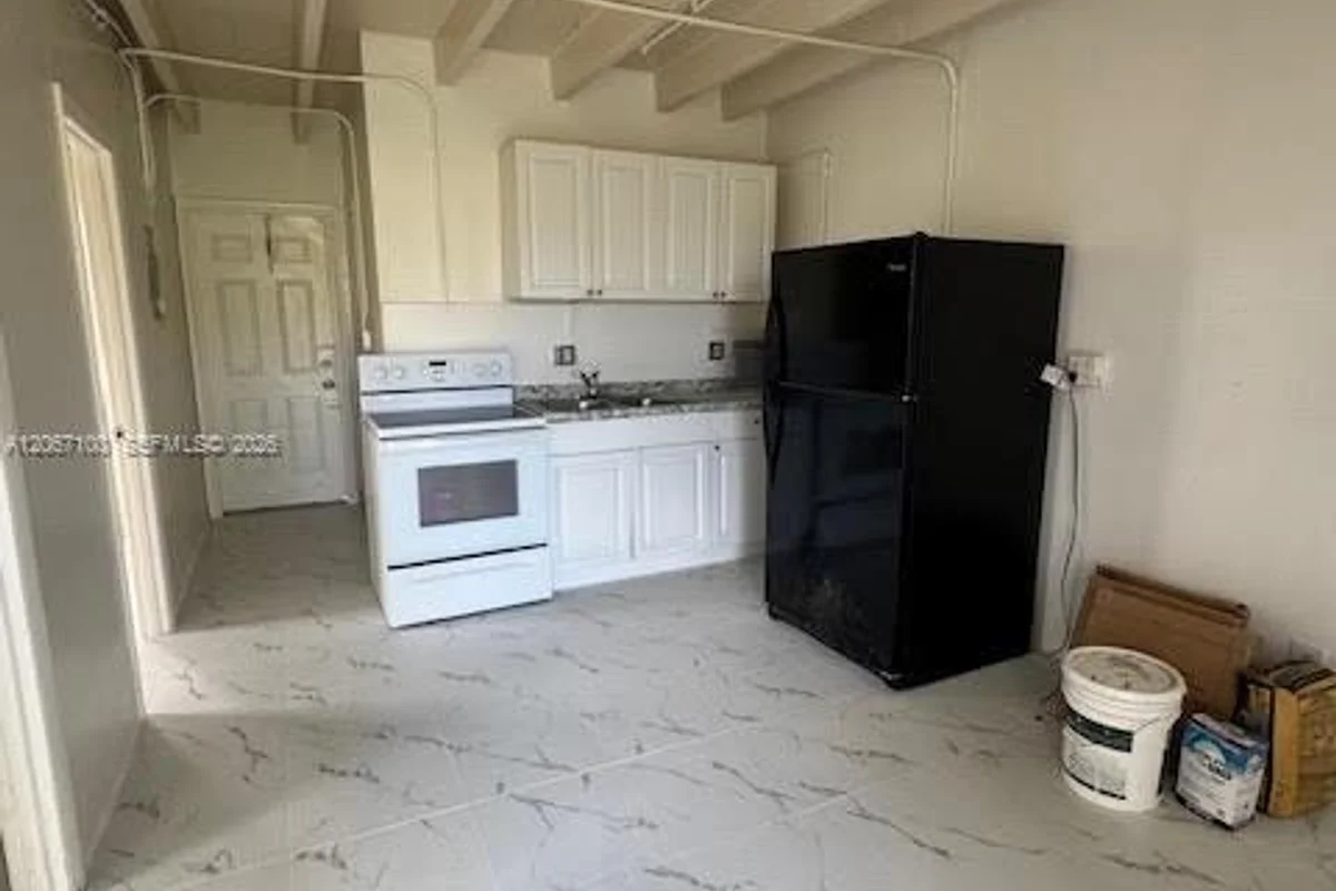 134 SW 3rd Ct, Homestead: photo 1 of 11