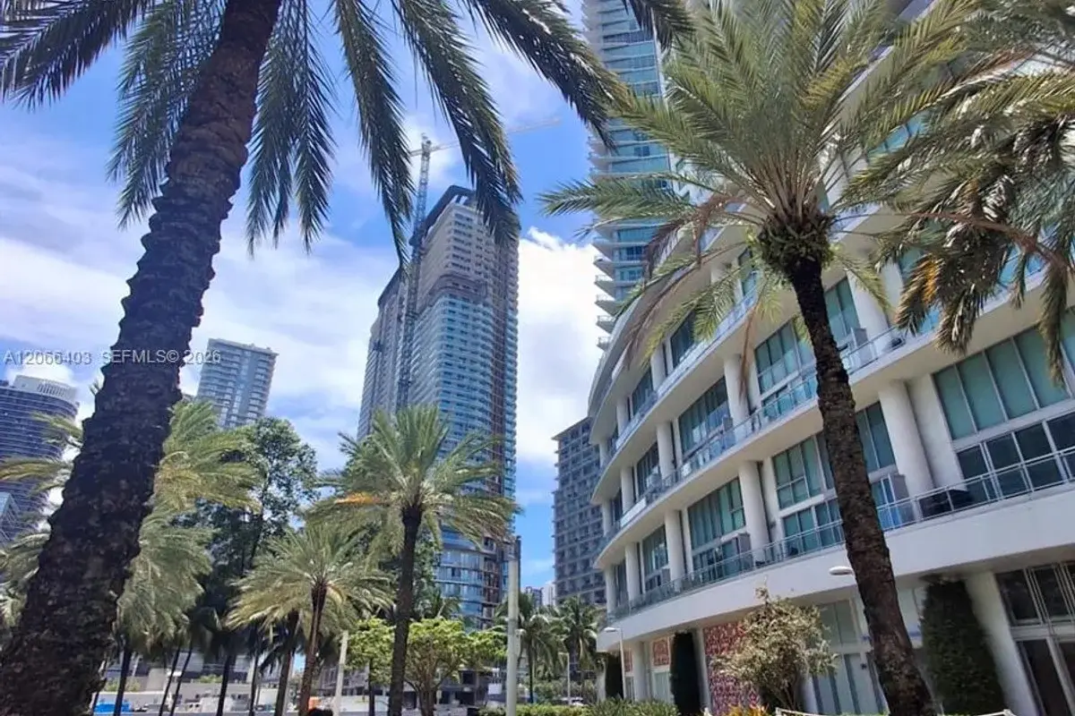 92 SW 3rd St #3808, Miami: photo 1 of 29