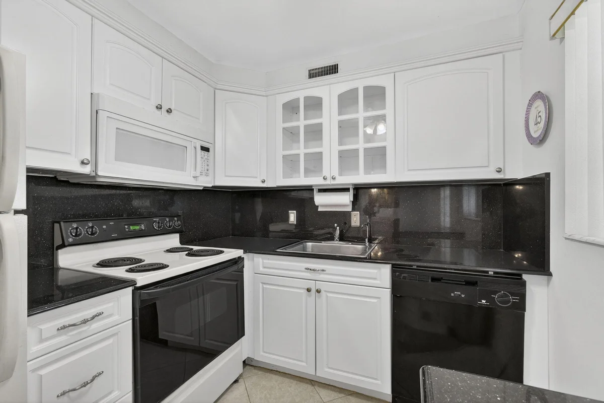100 Sheffield E, West Palm Beach: photo 1 of 35