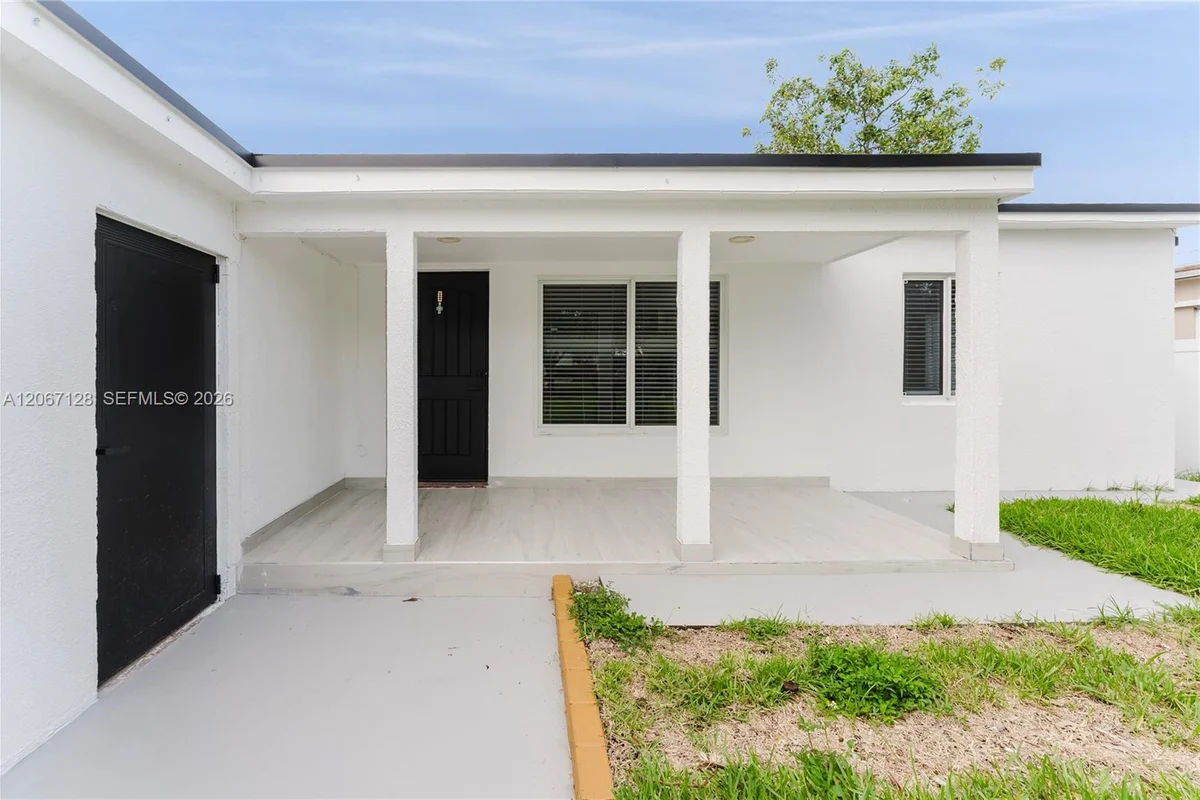 481 NE 51st St, Oakland Park: photo 1 of 38
