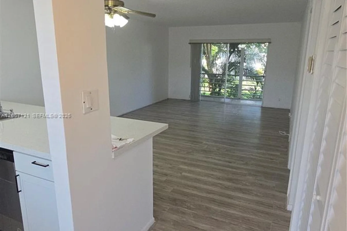 3511 Inverrary Dr #205, Lauderhill: photo 1 of 37