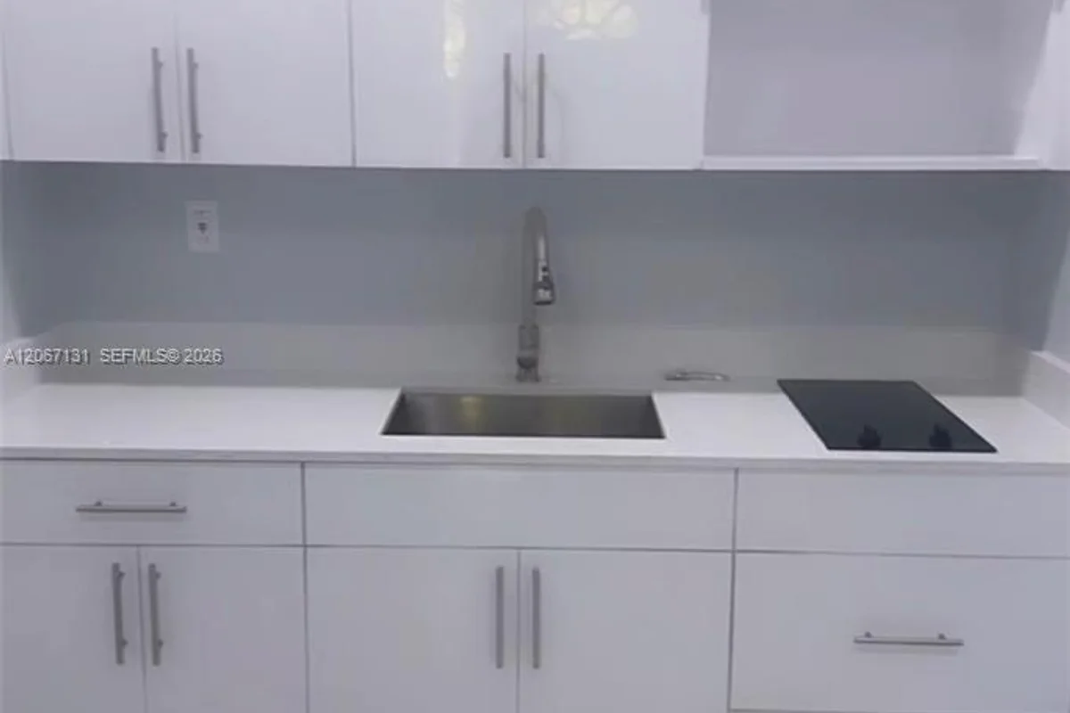 15134 SW 94th Ter, Miami: photo 1 of 5