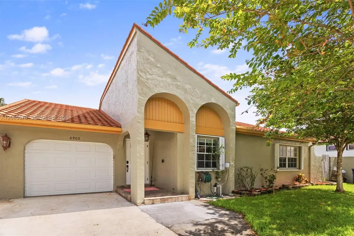 2905 Albatross Dr, Cooper City: photo 1 of 33