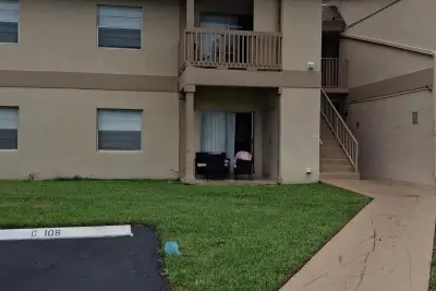 1798 Abbey Rd #105, West Palm Beach: photo 1 of 1