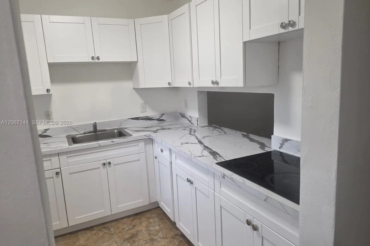 251 NE 187th St #803, Miami: photo 1 of 22