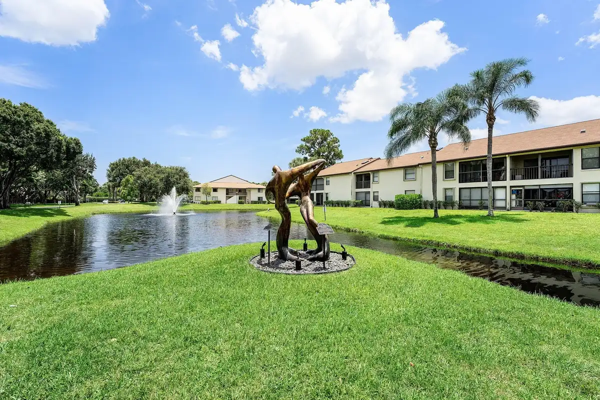 3349 Lucerne Park Dr, Lake Worth: photo 1 of 24